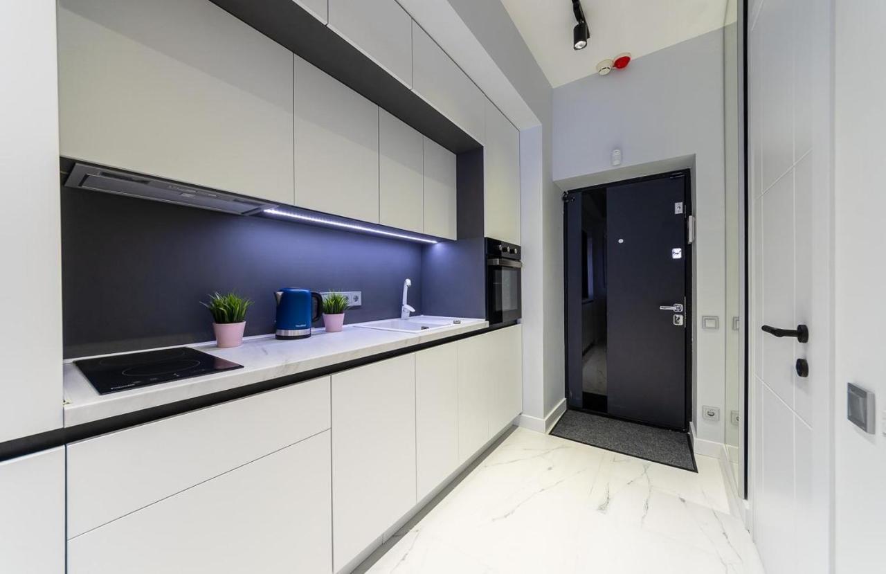 Fashionable Apartments. Smartplaza Metro Minskaya. Obolon Kyiv Exterior photo